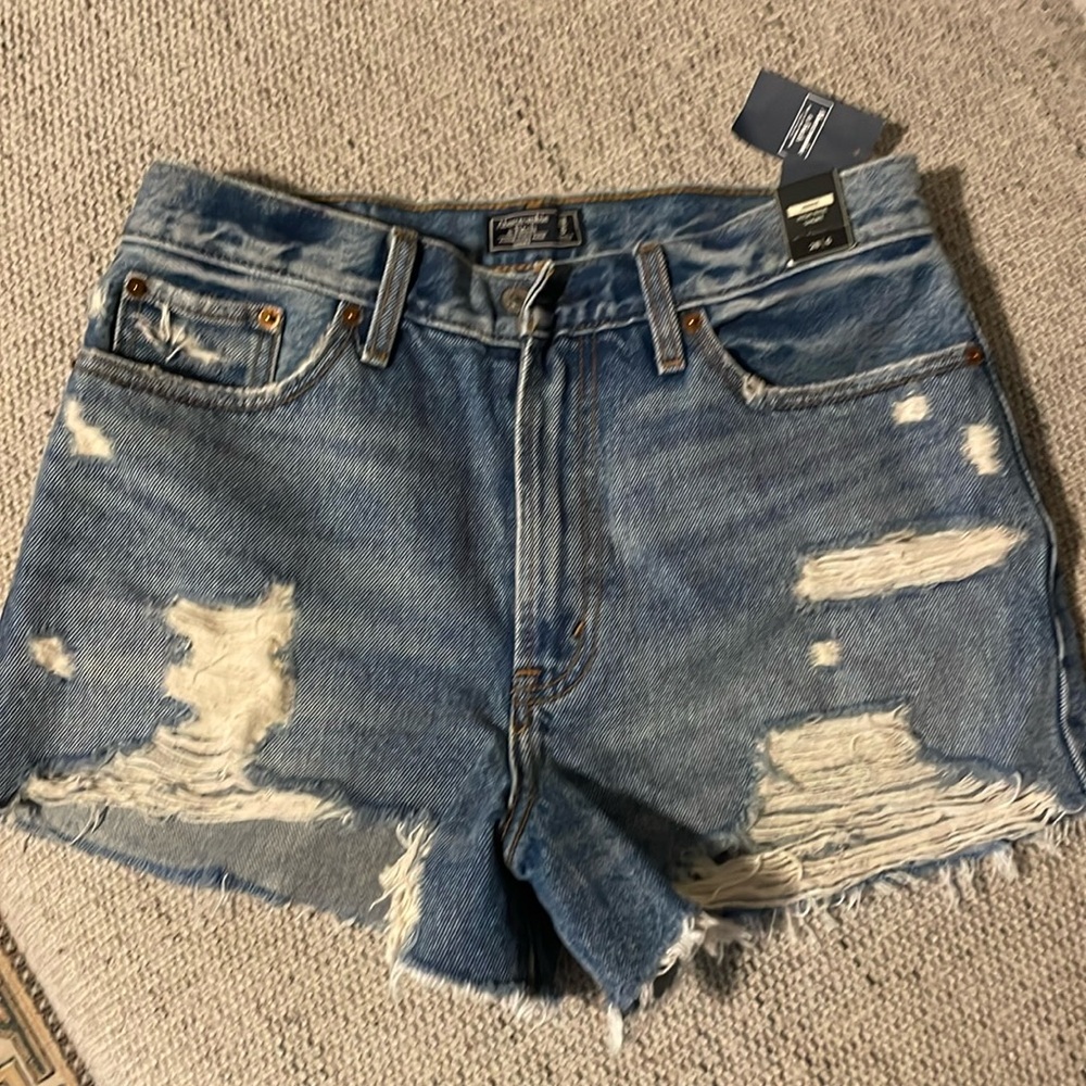 Abercrombie high rise shorts NWT